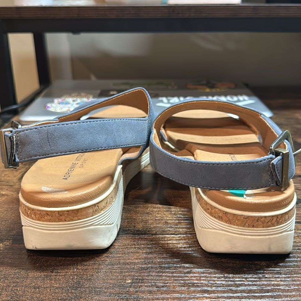 Adrienne Vittadini Blue Strappy Platform Sandal‎ size 8 - Picture 2 of 8